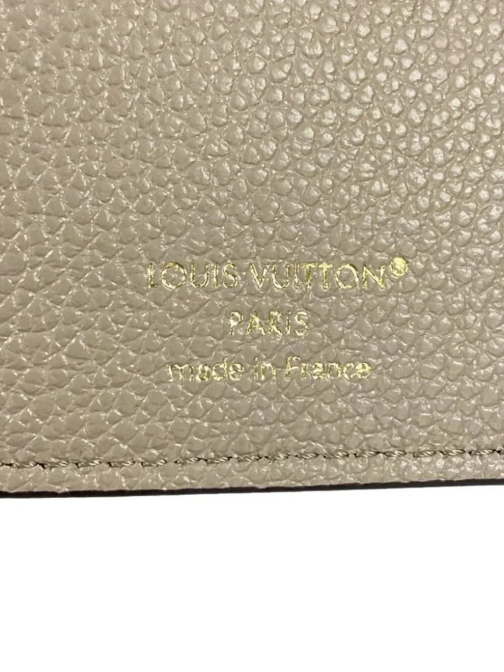 LOUIS VUITTON Portefeuille Victorine Tourtrail/Claim RFID : confirmed